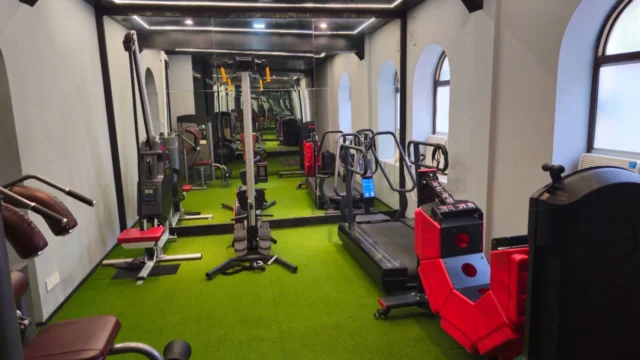 ofc-gym-girgaon-chowpatty-mumbai-gyms-i7a41l6sjy (1)